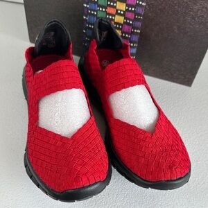 bernie mev. Red Woven Slip-On Sandals with Black Sole. Brand New